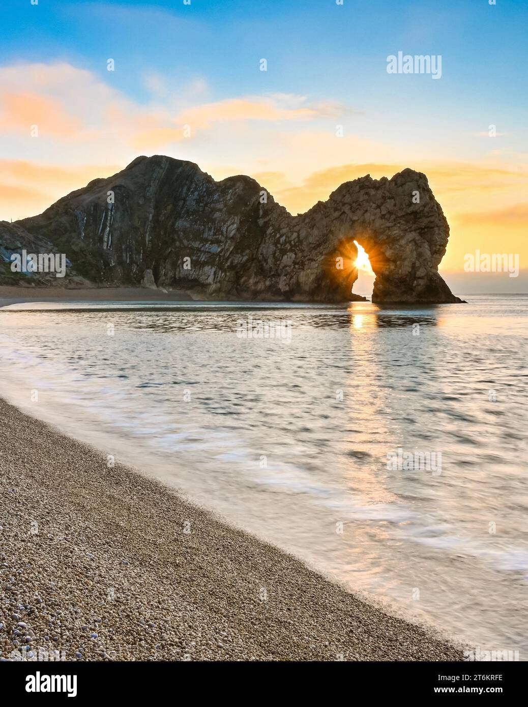 Durdle Door nel Dorset all'alba Foto Stock