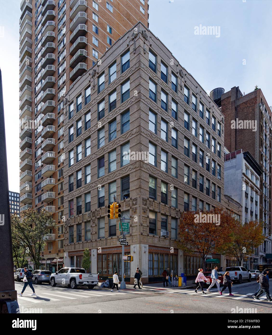 Herman Lee Meader progettò il 130 East 25th Street come B.W. Mayer Building, uffici, nel 1916. Ora conosciuta come Friends (Quakers) House of Rose Hill. Foto Stock