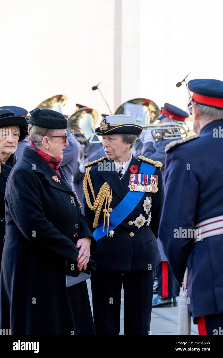 National Memorial Arboretum, Regno Unito. 11 novembre 2023. Sua altezza reale la Principessa reale partecipa al servizio del giorno dell'Armistizio insieme a Ex Servicemen e donne e membri del pubblico per ricordare coloro che hanno servito e sacrificato. Credit Mark Lear / Alamy Live News Foto Stock