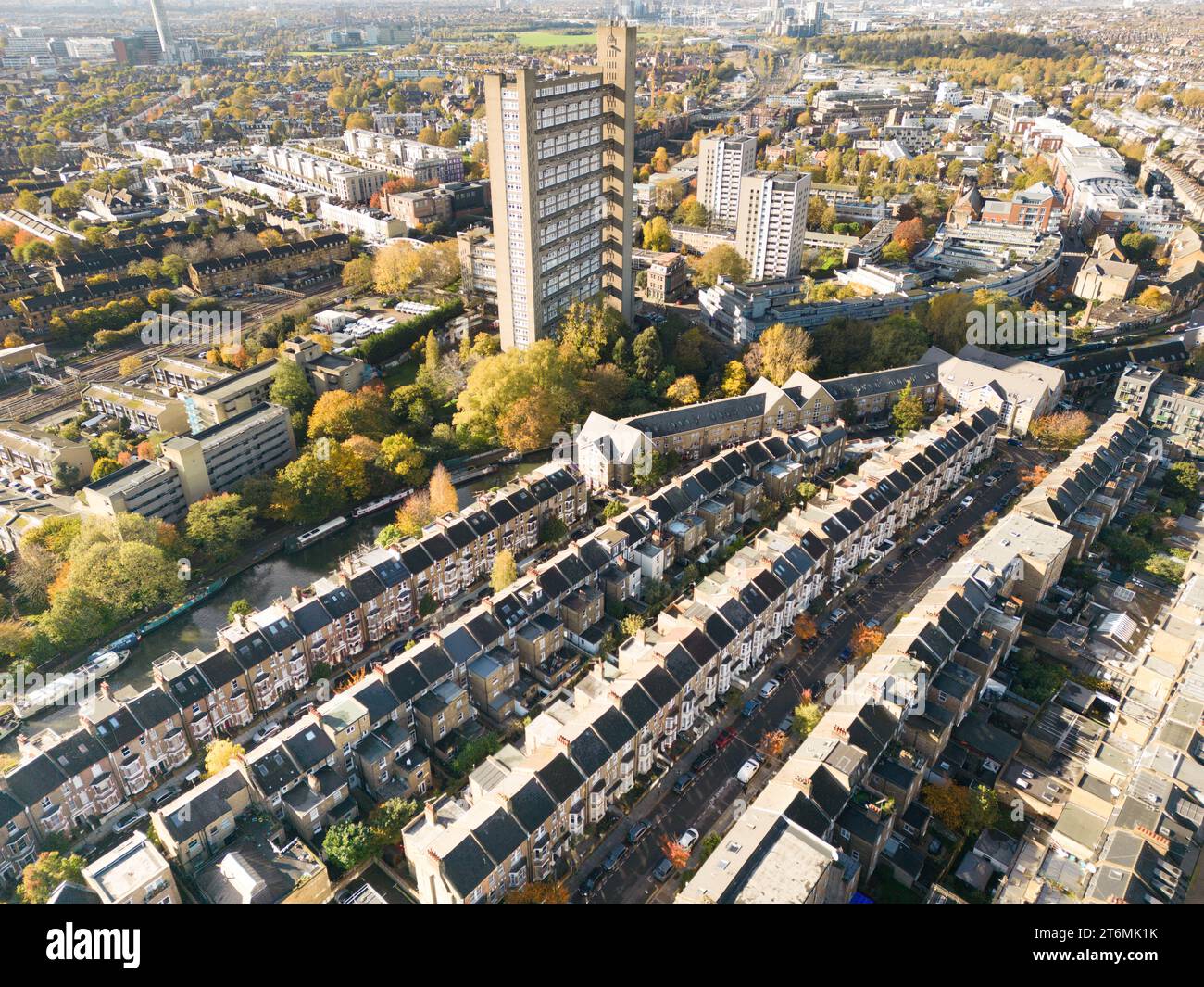 La Trellick Tower è un blocco torre classificato di grado II* nella tenuta di Cheltenham a North Kensington, Londra Foto Stock