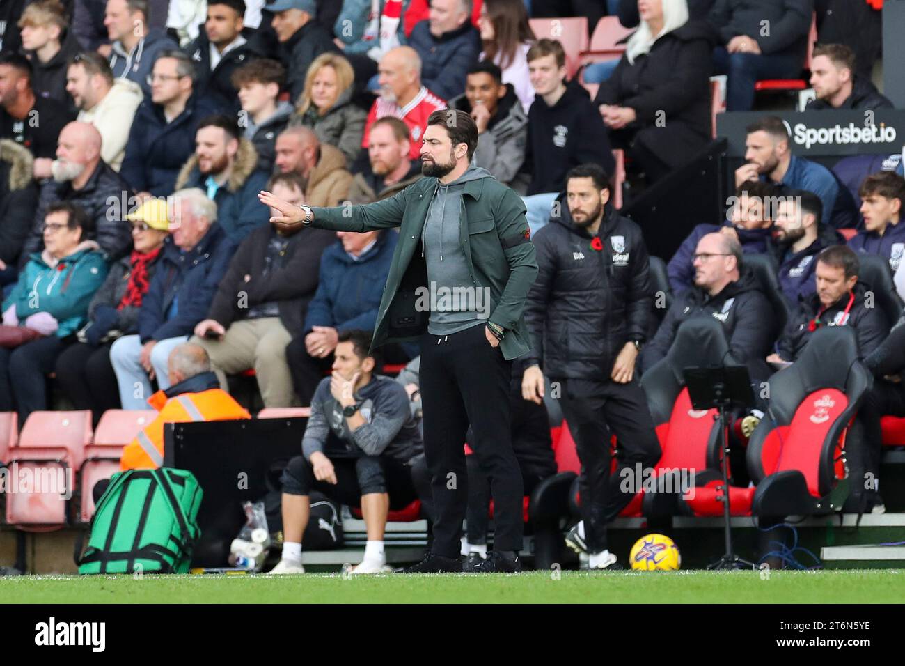 Il manager del Southampton Russell Martin si presenta durante la partita del Southampton FC contro West Bromwich Albion FC Sky BET EFL Championship allo Stadio St.Mary, Southampton, Inghilterra, Regno Unito l'11 novembre 2023 Foto Stock