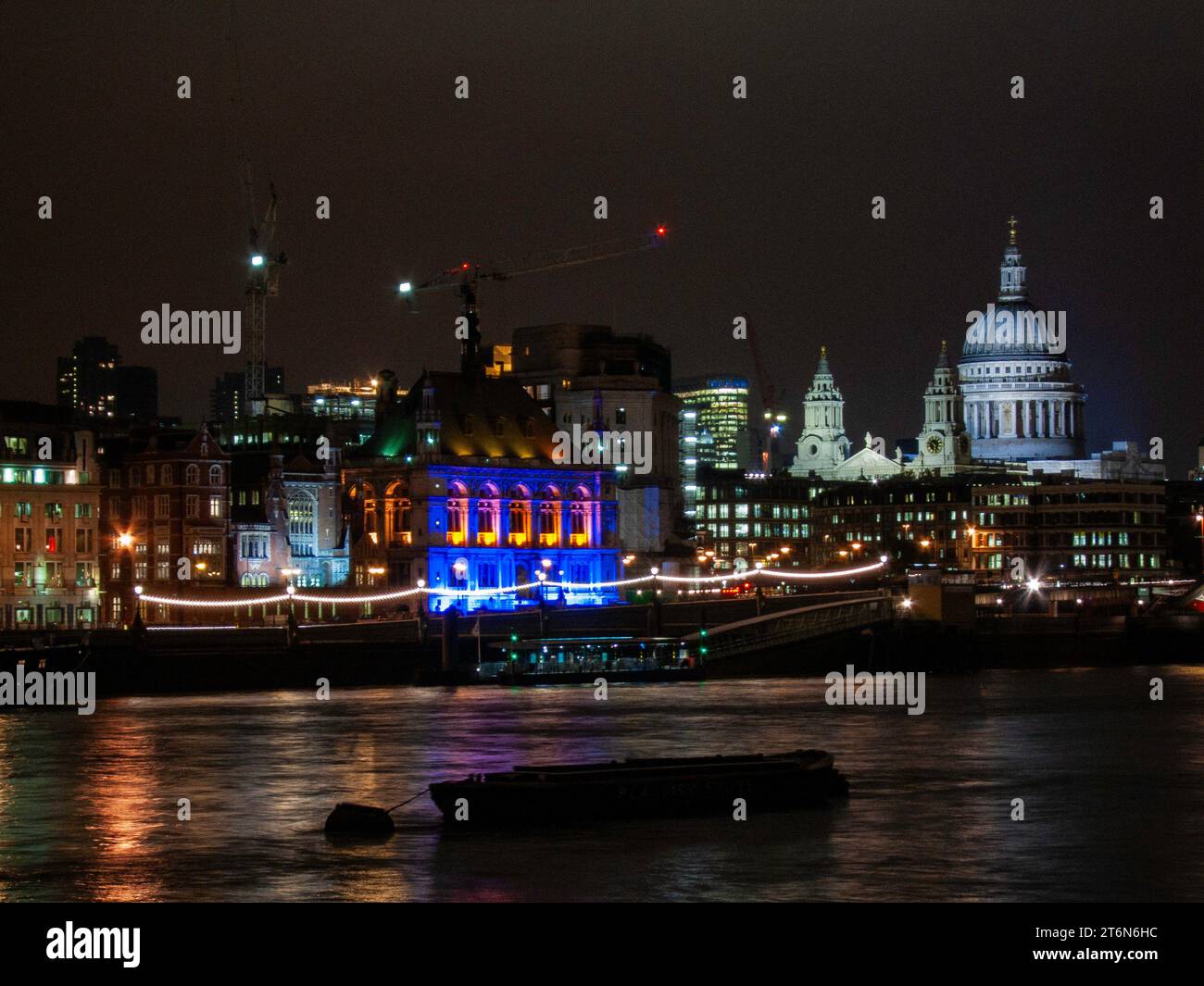 Scena sul lungofiume a Waterloo a Londra, Inghilterra Foto Stock