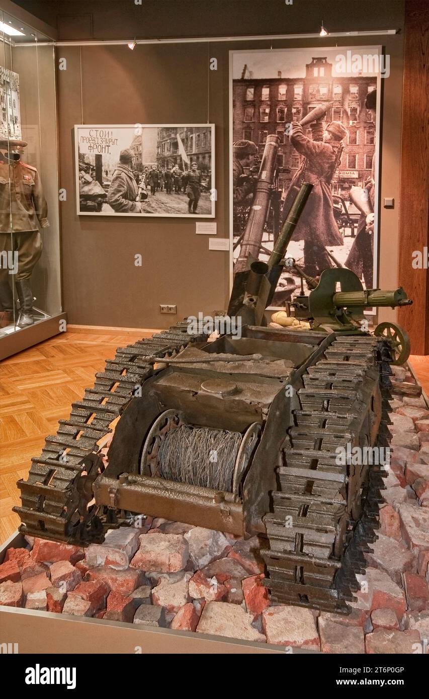 SD Kfz 303 Goliath, miniera cingolata caterpillar controllata a distanza della seconda guerra mondiale, veicolo esplosivo utilizzato nel 1945, Museo della città di Wrocław, Polonia Foto Stock