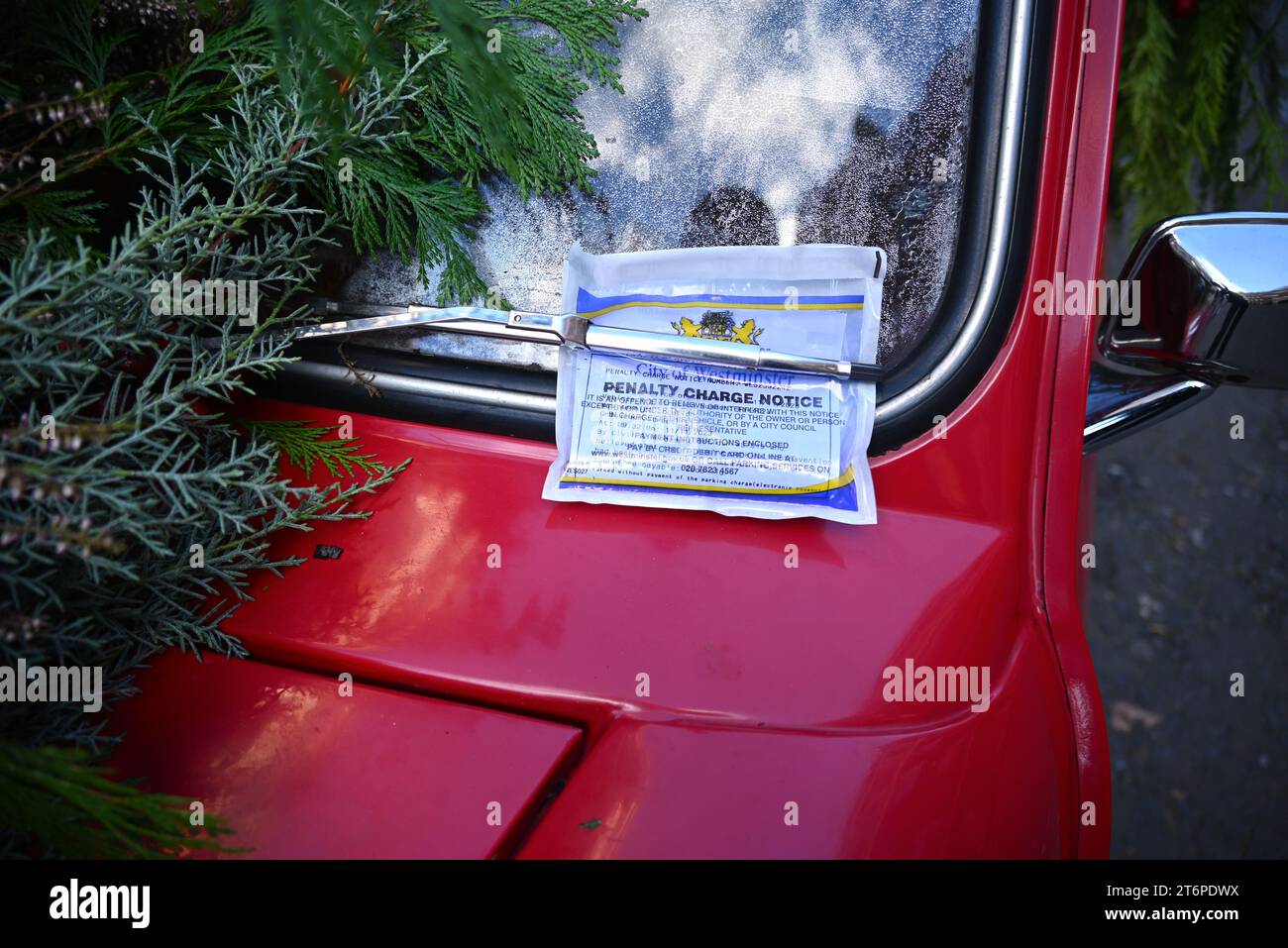 4 Supporti Per Biglietti Parcheggio Trasparenti - Adesivi Per Parabrezza, 7.4x3.95 Cm