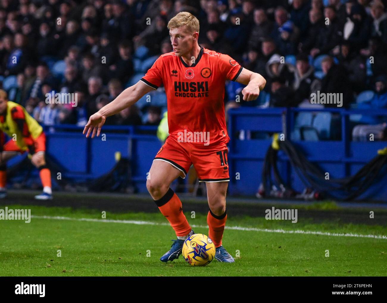 Zian Flemming n. 10 di Millwall durante il match per il campionato Sky Bet Sheffield Wednesday vs Millwall a Hillsborough, Sheffield, Regno Unito, 11 novembre 2023 (foto di Craig Cresswell/News Images) Foto Stock