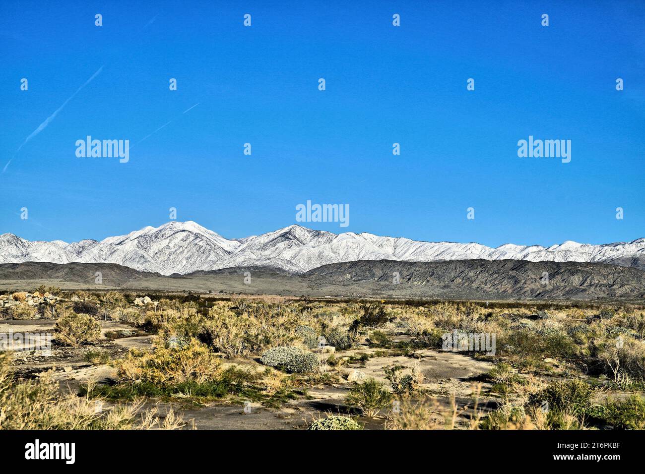 Maestose montagne innevate del passo San Gorgonio vicino a Palm Springs, California Foto Stock