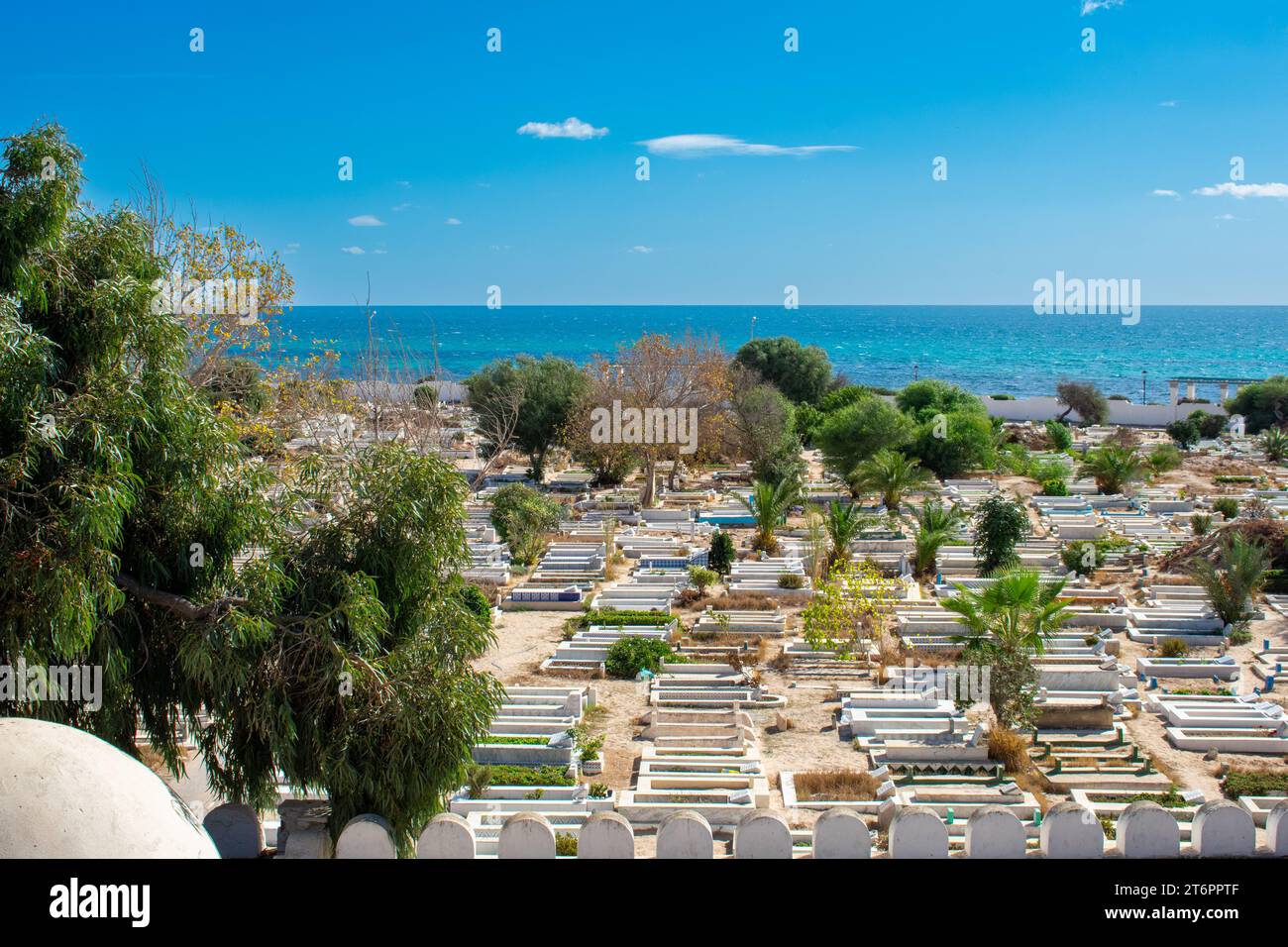 Antico cimitero musulmano vicino alla città vecchia di Medina ad Hammamet, Tunisia Foto Stock