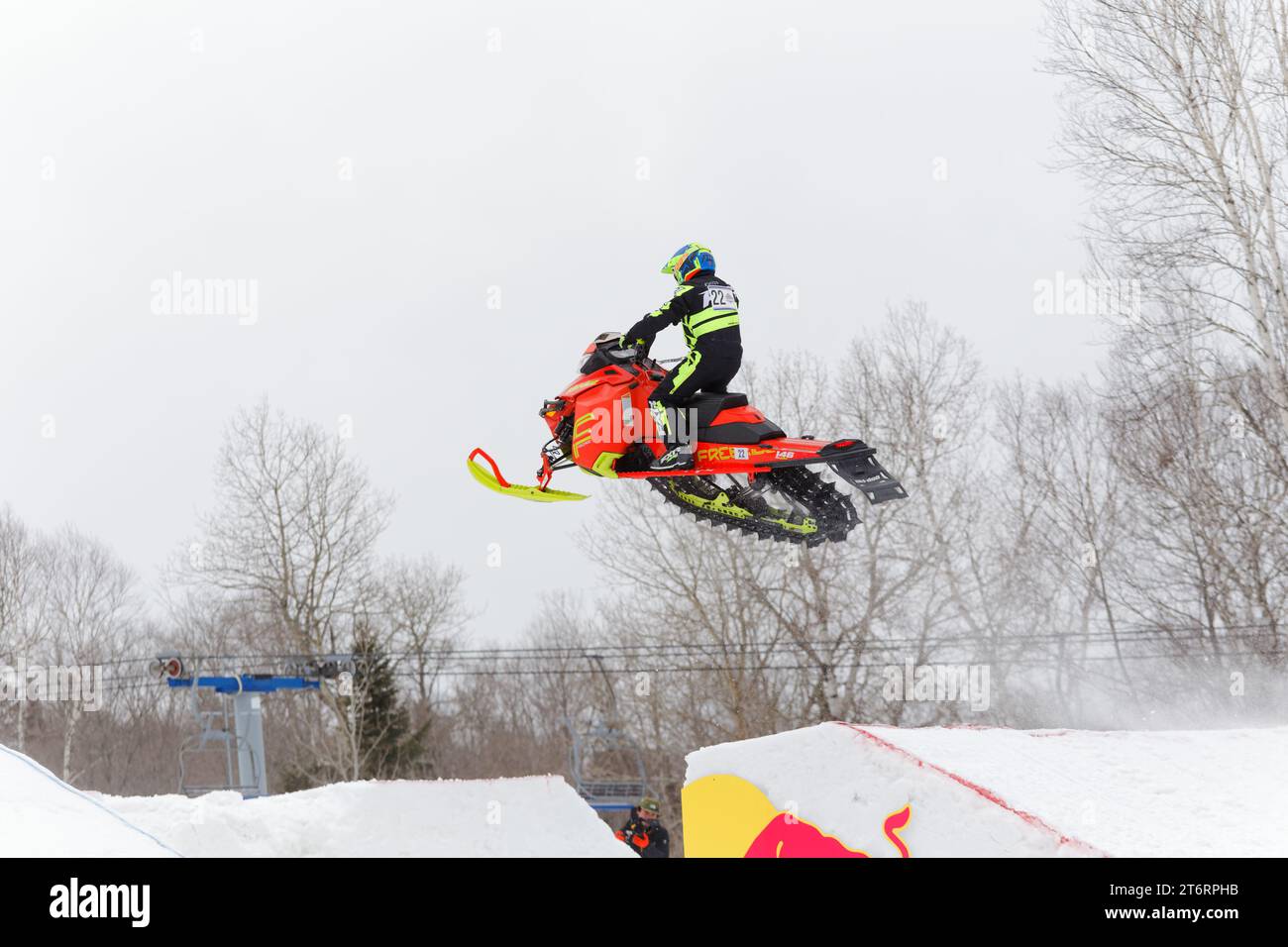 Corsa in motoslitta in salita. Quebec, Canada Foto Stock