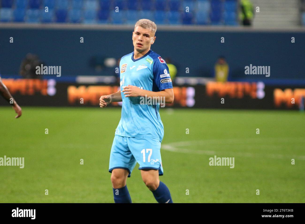 Andrey Mostovoy (17) di Zenit visto in azione durante la partita di calcio della Premier League russa tra Zenit San Pietroburgo e Krasnodar alla Gazprom Arena. Punteggio finale; Zenit 1:1 Krasnodar. (Foto di Maksim Konstantinov / SOPA Images/Sipa USA) Foto Stock