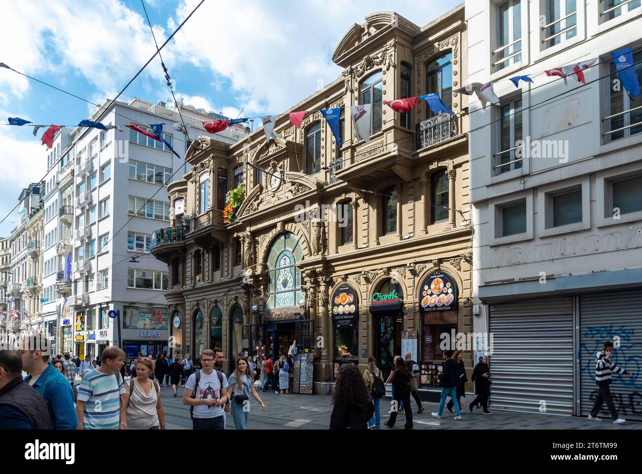 Istanbul, Turchia, Cice Pasajı ( Cité de Péra ) è un passaggio storico İstiklal Avenue o Independence Avenue (turco: İstiklal Caddesi), Foto Stock