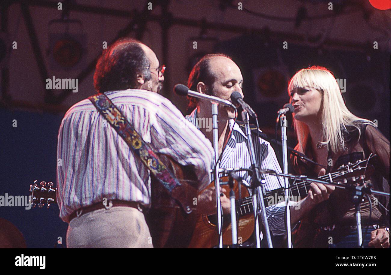 Peter, Paul e Mary si esibiscono in concerto a Central Park a New York nel 1978. Foto Stock