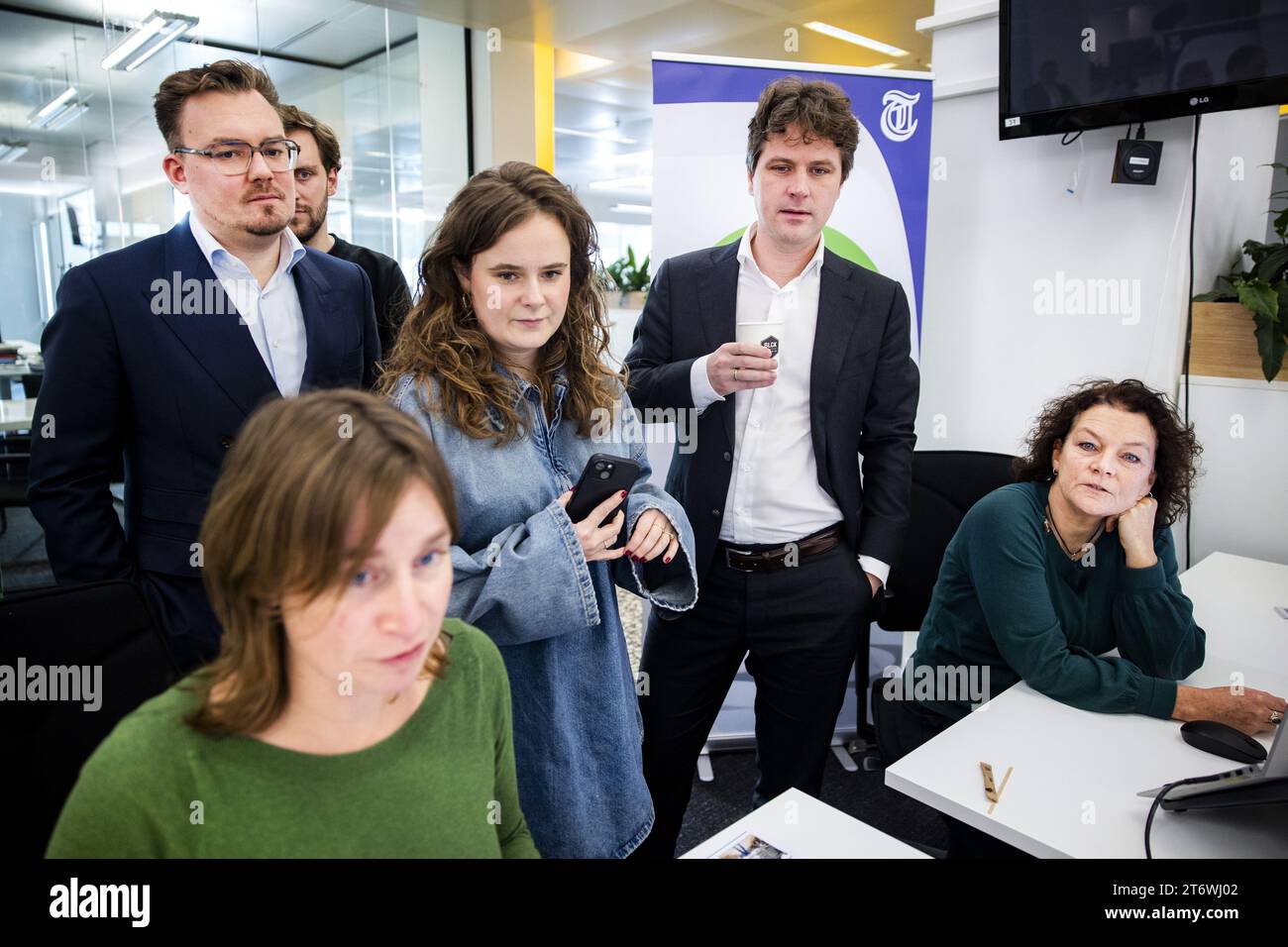 AMSTERDAM - Henri Bontenbal (CDA) durante la sesta edizione del pomeriggio delle elezioni Telegraaf. I leader di sette partiti politici sono nell'ufficio editoriale del giornale per riempire la propria pagina come caporedattore ospite. ANP RAMON VAN FLYMEN paesi bassi Out - belgio Out Foto Stock