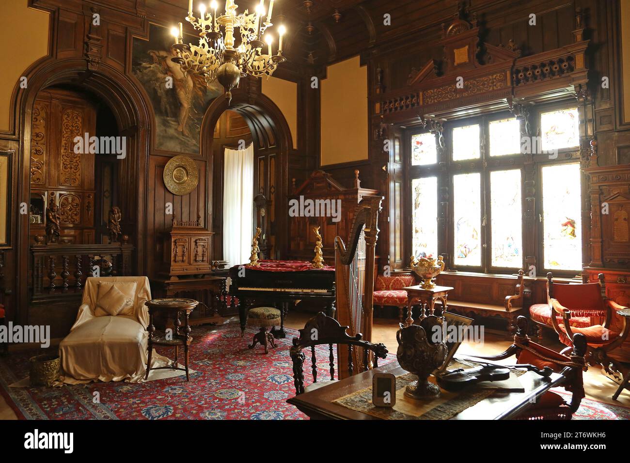 Old Music Room, Castello di Peleş, Sinaia, Contea di Prahova, Romania, Europa Foto Stock