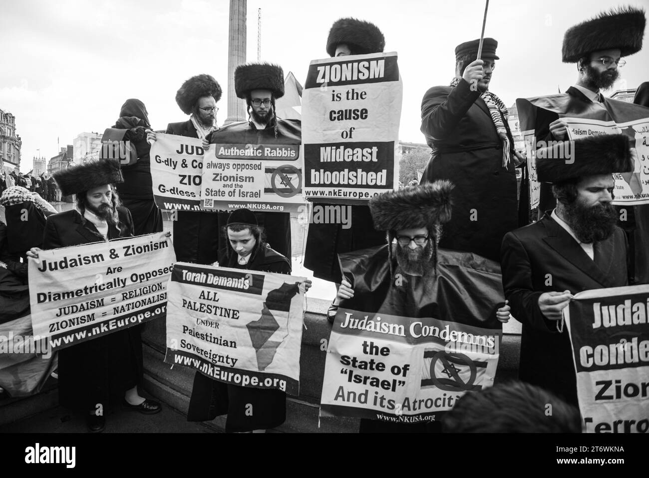 Proteste palestinesi a Trafalgar Square, Londra, Inghilterra. Foto Stock