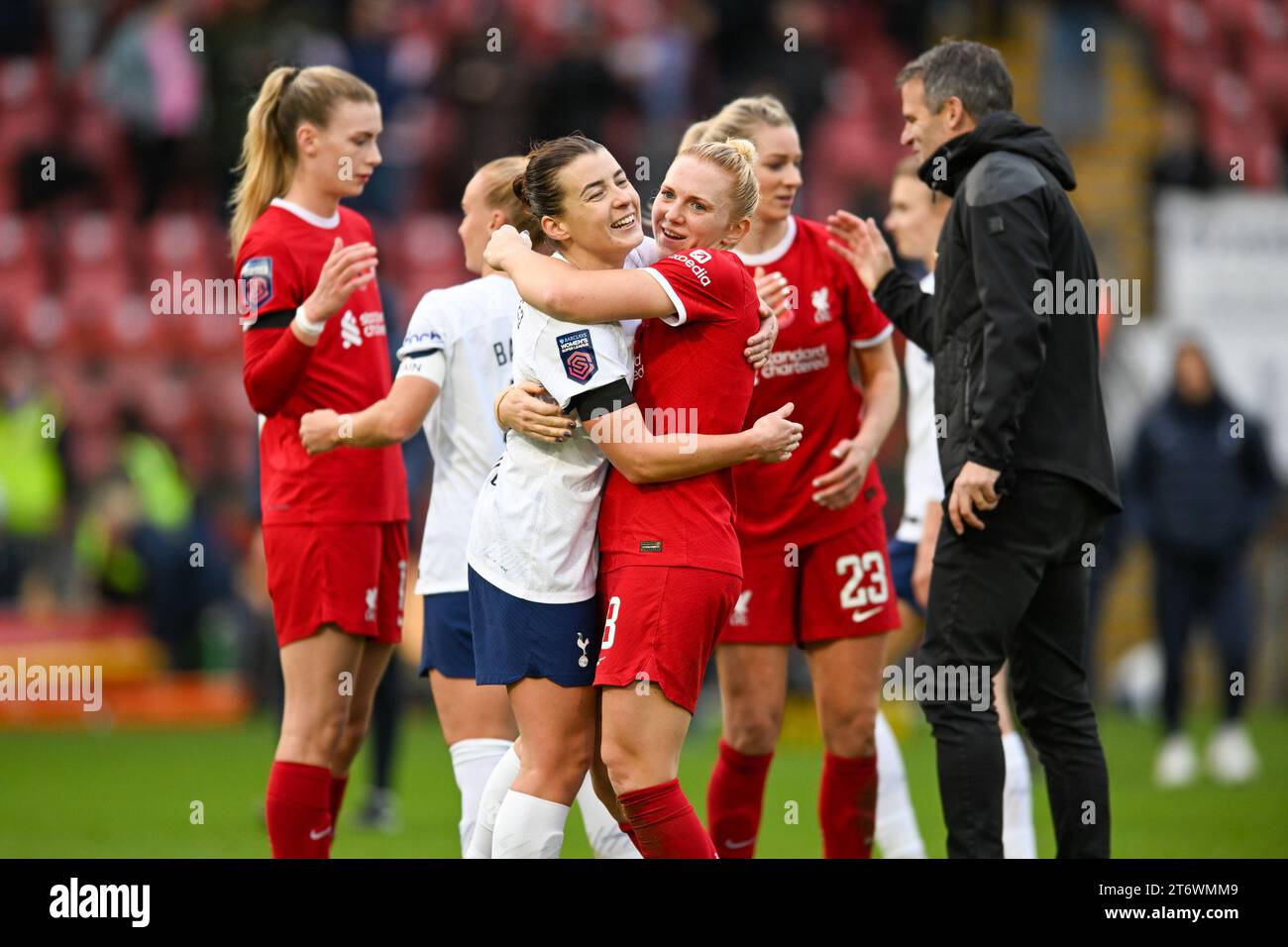 Ondon, Inghilterra, il 12 novembre 2023. La fine della partita e un pareggio del 1-1 nella fa Women's Super League Match tra Spurs Women e Liverpool Women a Brisbane Road, Londra, il 12 novembre 2023. Foto di Phil Hutchinson. Solo per uso editoriale, licenza necessaria per uso commerciale. Nessun utilizzo in scommesse, giochi o pubblicazioni di un singolo club/campionato/giocatore. Credito: UK Sports Pics Ltd/Alamy Live News Foto Stock