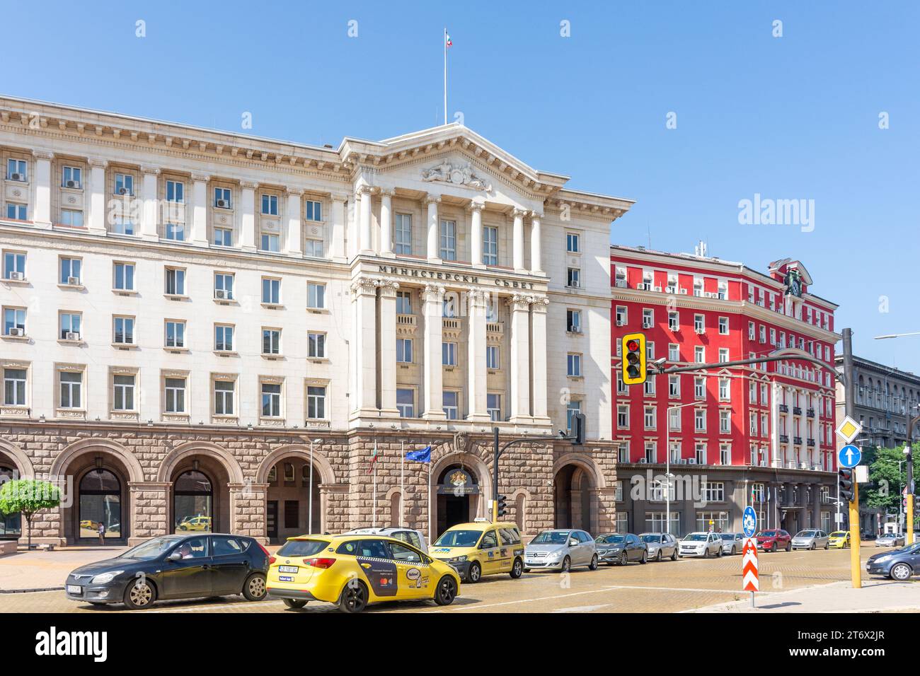 Edificio del Consiglio dei ministri, Knyaz Alexander Dondukov Boulevard, Centro città, Sofia, Repubblica di Bulgaria Foto Stock