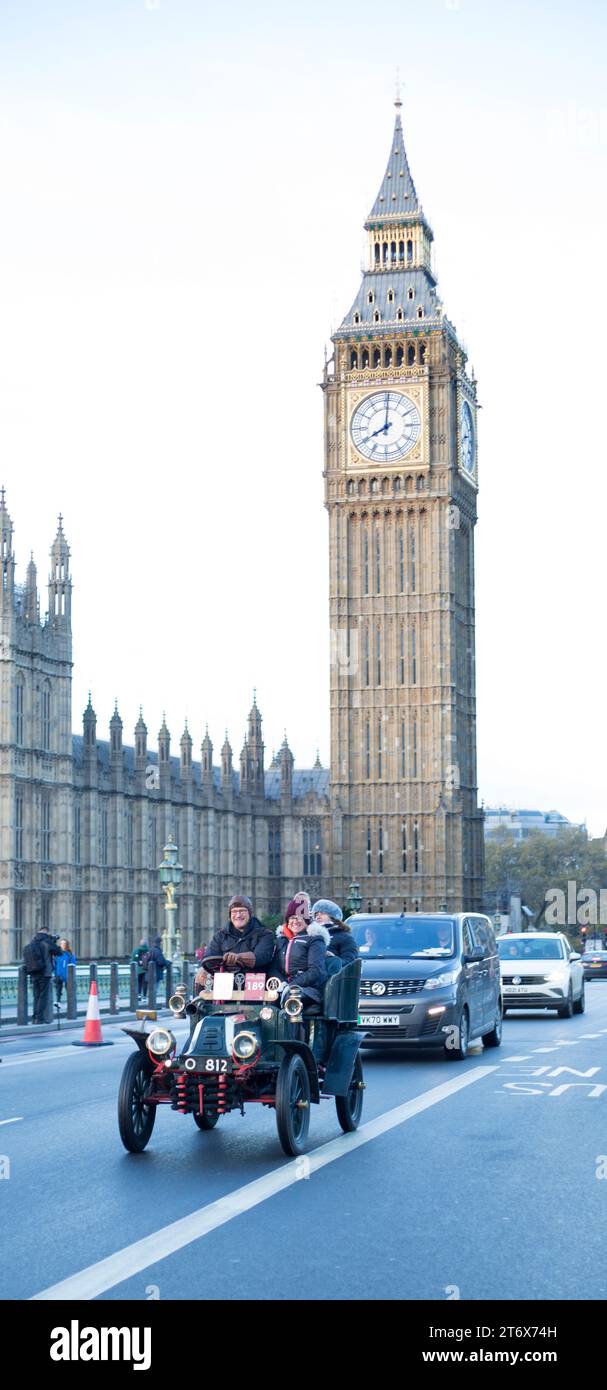 Dal 189 1903 De Dion Bouton London al Brighton Veteran Car Run Westminster Bridge London Foto Stock