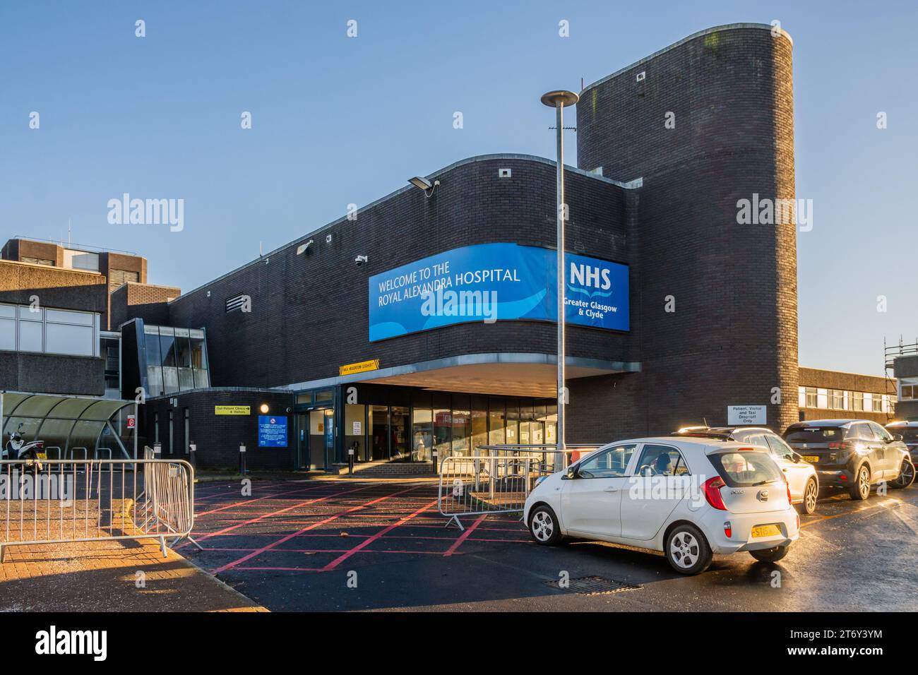 Ingresso principale all'NHS Royal Alexandra Hospital, Paisley, Renfrewshire, Scozia, Regno Unito Foto Stock