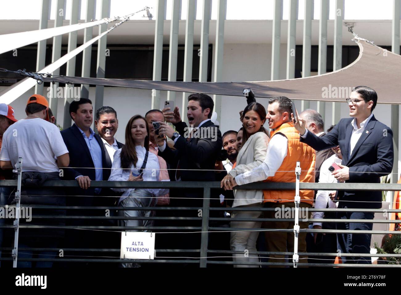 12 novembre 2023, città del Messico, Messico: Il governatore dello stato di Nuevo Leon, Samuel Garcia, registrato come precandidato alla presidenza presso la sede nazionale del partito del movimento dei cittadini a città del Messico. Il 12 novembre 2023 a città del Messico, Messico (foto di Luis Barron / Eyepix Group / Sipa USA). Foto Stock