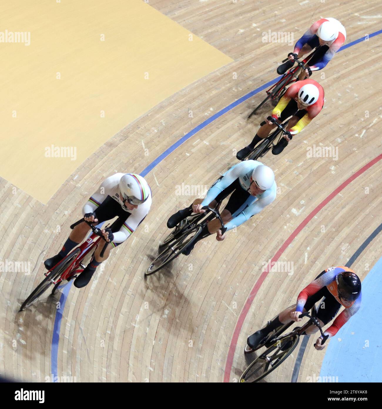 Track Cycling Champions League, Lee Valley Velodrome Londra, Regno Unito. Men’s Scratch Race, 11 dicembre 2023 Foto Stock