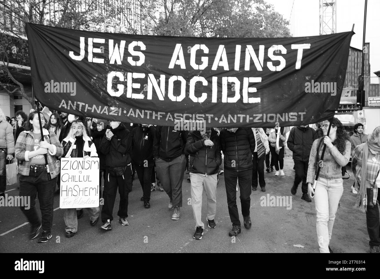 La dimostrazione pro-palestinese nel giorno dell'armistizio 11 novembre 2023 nel centro di Londra. Foto Stock