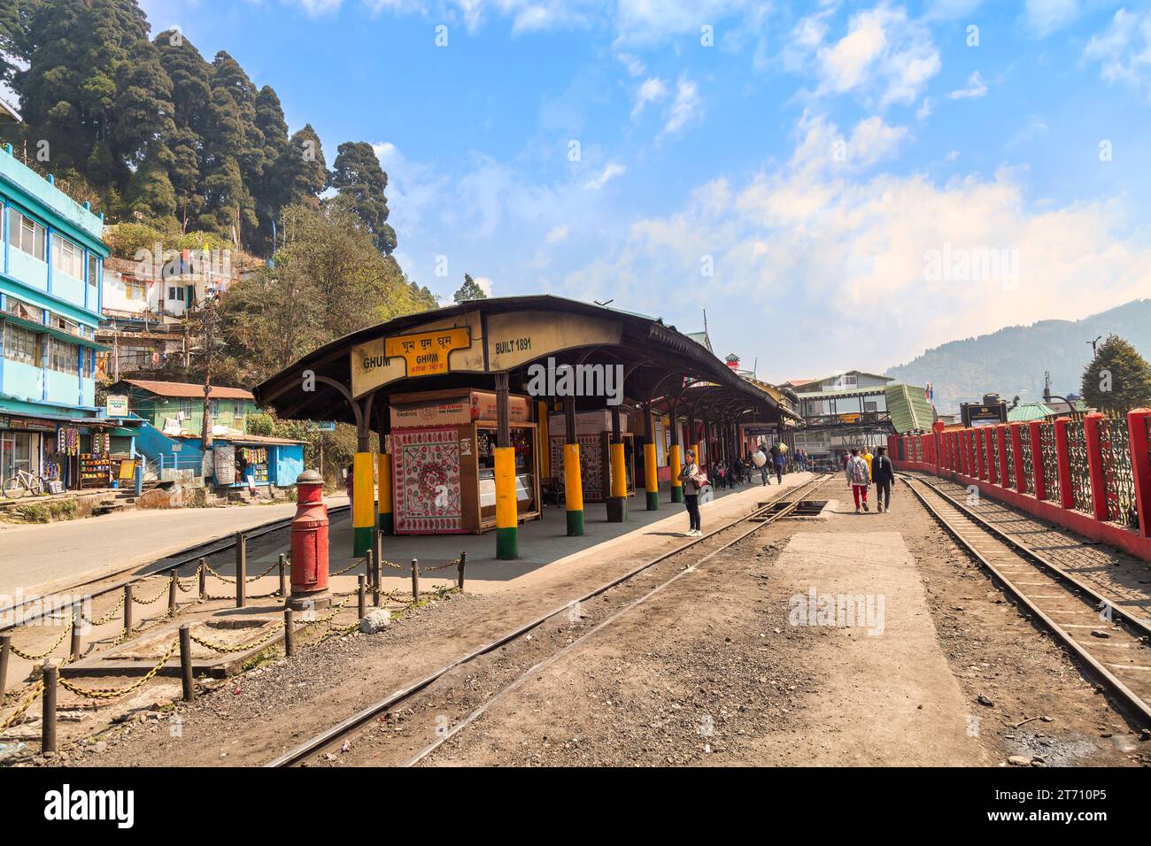La stazione ferroviaria di Ghum della Darjeeling Himalayan Railway è la stazione ferroviaria più alta dello stato del Bengala Occidentale, in India Foto Stock