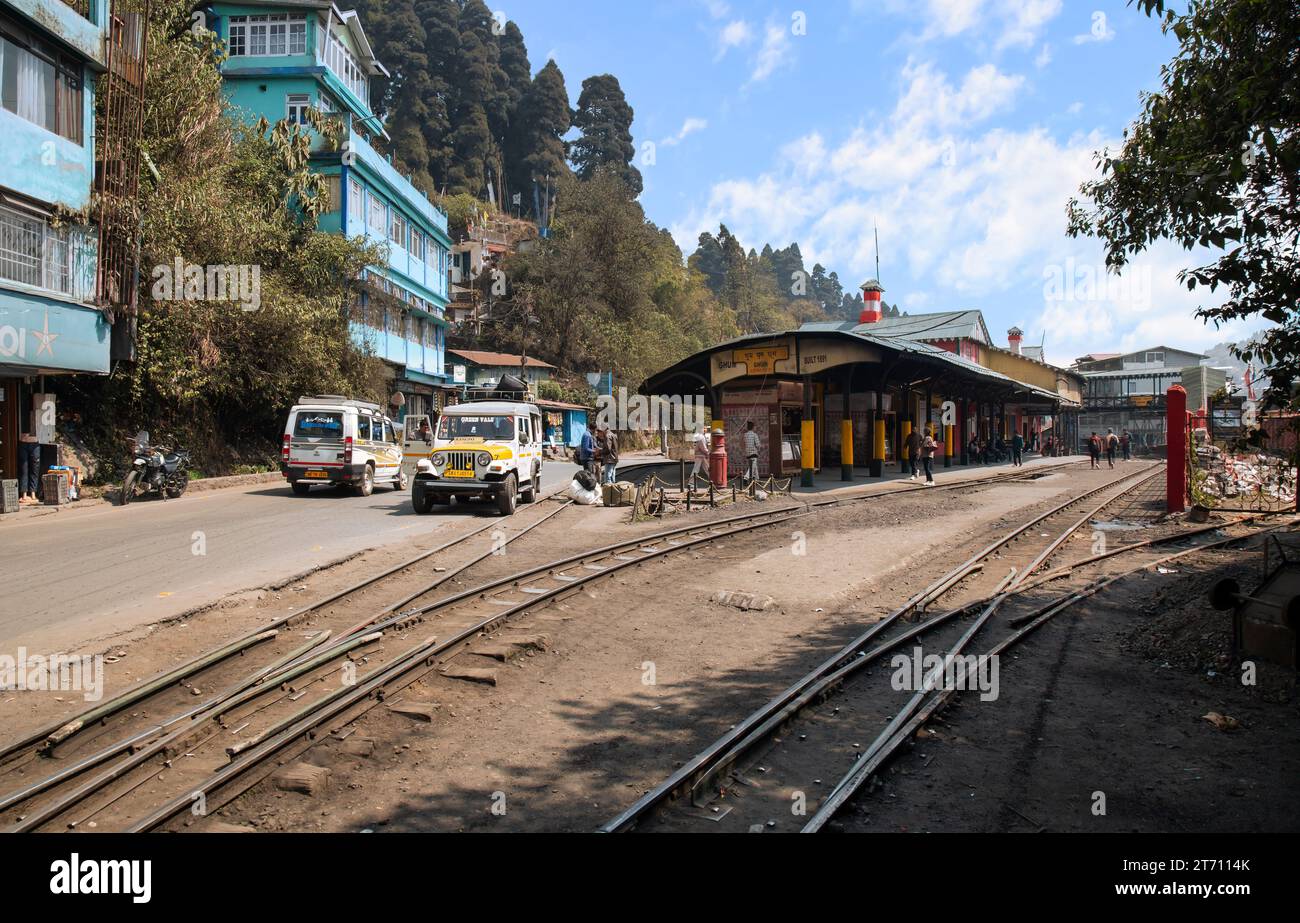 La stazione ferroviaria di Ghum della Darjeeling Himalayan Railway è la stazione ferroviaria più alta dello stato del Bengala Occidentale, in India Foto Stock
