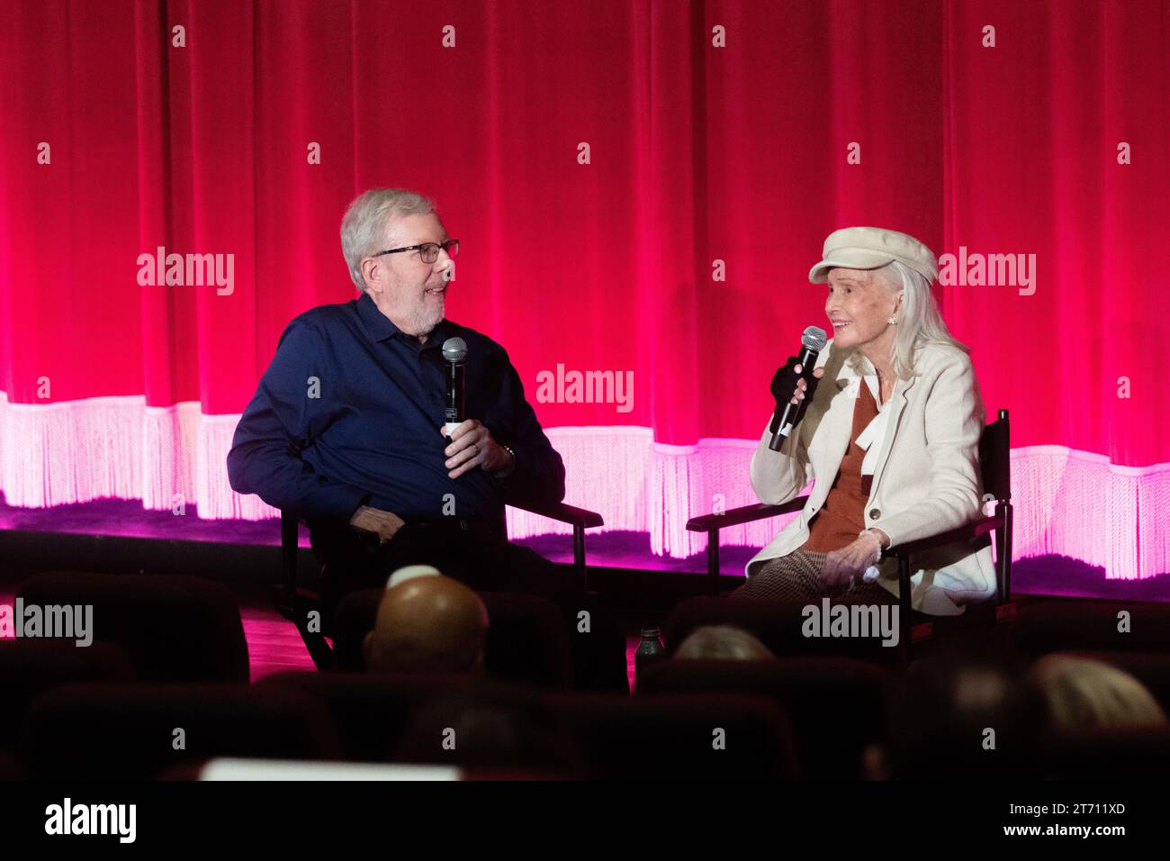 12 novembre 2023: L'attrice vincitrice del BAFTA Diane Ladd parla del suo nuovo film Isle of Hope con lo storico del cinema Leonard Maltin al Coronado Island Film Festival di Coronado, California, domenica 12 novembre. Diane ha recitato in film di registi di spicco come Roman Polanski, Martin Scorcese e David Lynch; è anche regista e produttore ed è la madre dell'attrice vincitrice di Oscar Laura Dern (Credit Image: © Rishi Deka/ZUMA Press Wire) SOLO PER USO EDITORIALE! Non per USO commerciale! Foto Stock