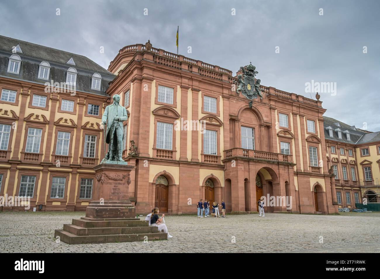 Denkmal Großherzog Karl Friedrich von Baden, Schloss Mannheim, Bismarckstraße, Mannheim, Baden-Württemberg, Deutschland Foto Stock