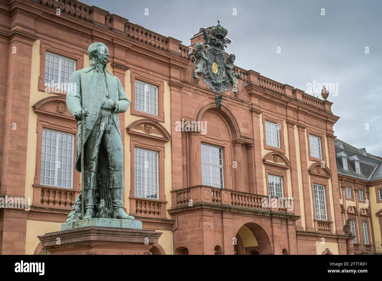Denkmal Großherzog Karl Friedrich von Baden, Schloss Mannheim, Bismarckstraße, Mannheim, Baden-Württemberg, Deutschland Foto Stock