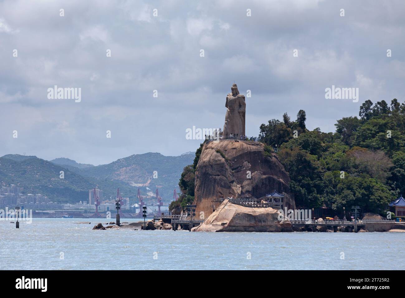 Xiamen, Cina - 14 agosto 2018: La statua di Koxinga (Zheng Chenggong) sull'isola di Gulangyu. Foto Stock