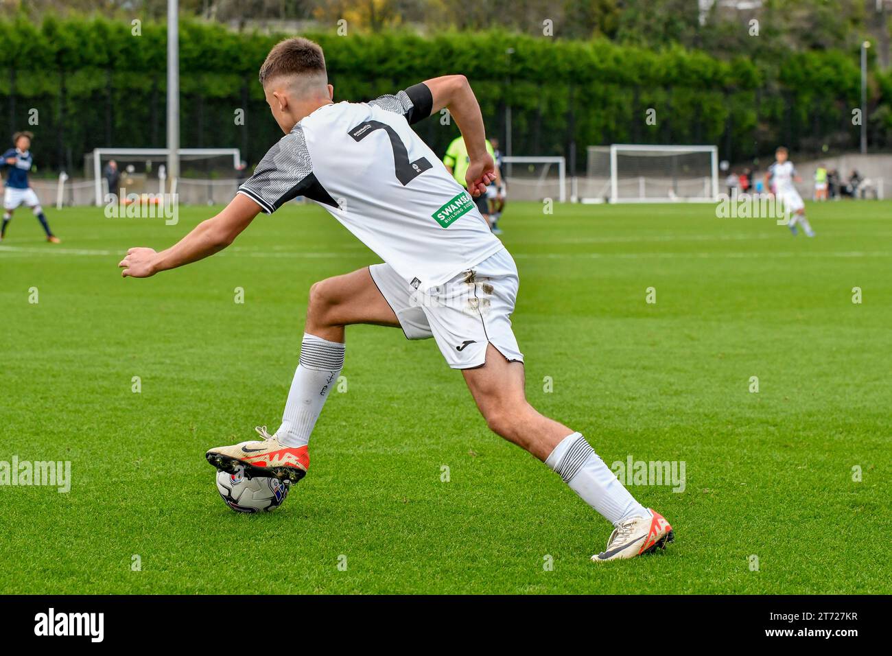 Swansea, Galles. 11 novembre 2023. Iestyn Jones di Swansea City in azione durante l'Under 18 Professional Development League match tra Swansea City e Millwall alla Swansea City Academy di Swansea, Galles, Regno Unito, l'11 novembre 2023. Crediti: Duncan Thomas/Majestic Media. Foto Stock