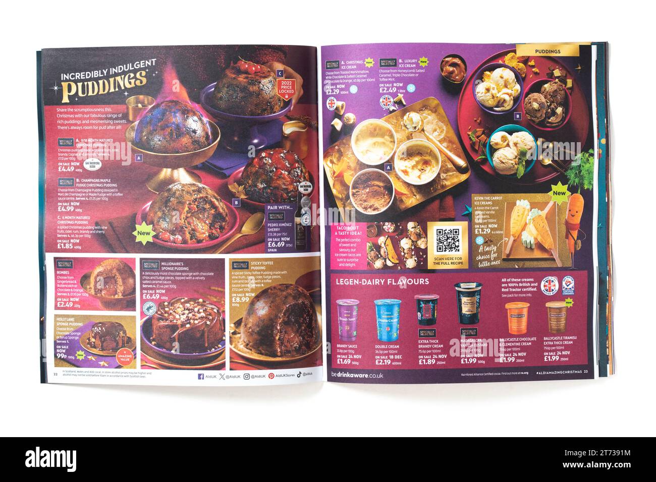 Una doppia pagina in una brochure di Natale di Aldi Foto Stock