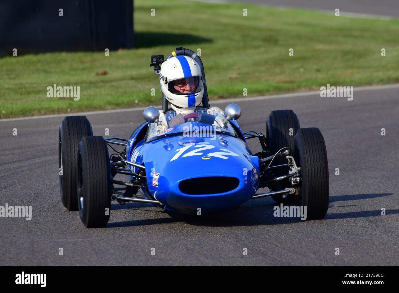 Adrian Russell, Lotus-Ford 22, 75 anni di Lotus, una sfilata di auto dalla prima versione Austin 7 alle iconiche auto JPS di Formula 1 con auto sportiva Foto Stock