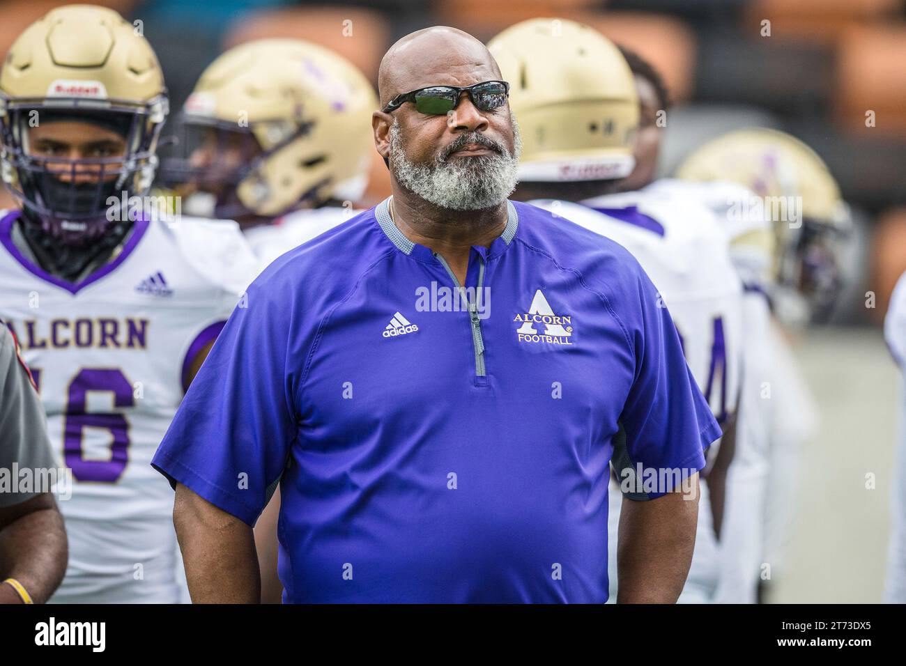 November 12, 2023: Alcorn State Braves head coach Fred McNair reacts during the NCAA football game between the Alcorn State Braves and the Texas Southern Tigers at Shell Energy Stadium in Houston, Texas. Texas Southern defeated Alcorn State 44-10. Prentice C. James via Cal Sport Media(Credit Image: © Prentice C. James/Cal Sport Media) (Cal Sport Media via AP Images) Foto Stock