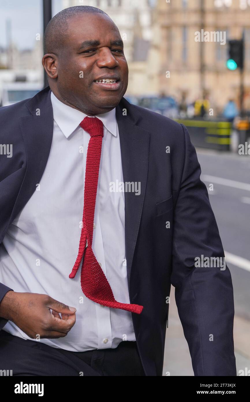 Londra, Regno Unito. 13 novembre 2023. David Lammy , deputato laburista per Tottenham e Segretario di Stato ombra per gli affari esteri, del Commonwealth e dello sviluppo, a Westminster il giorno in cui l'ex primo ministro David Cameron viene nominato nuovo Segretario di Stato per gli affari esteri dopo un rimpasto di gabinetto. Dopo il licenziamento del Segretario di Stato Suella Braverman Credit: amer ghazzal/Alamy Live News Foto Stock