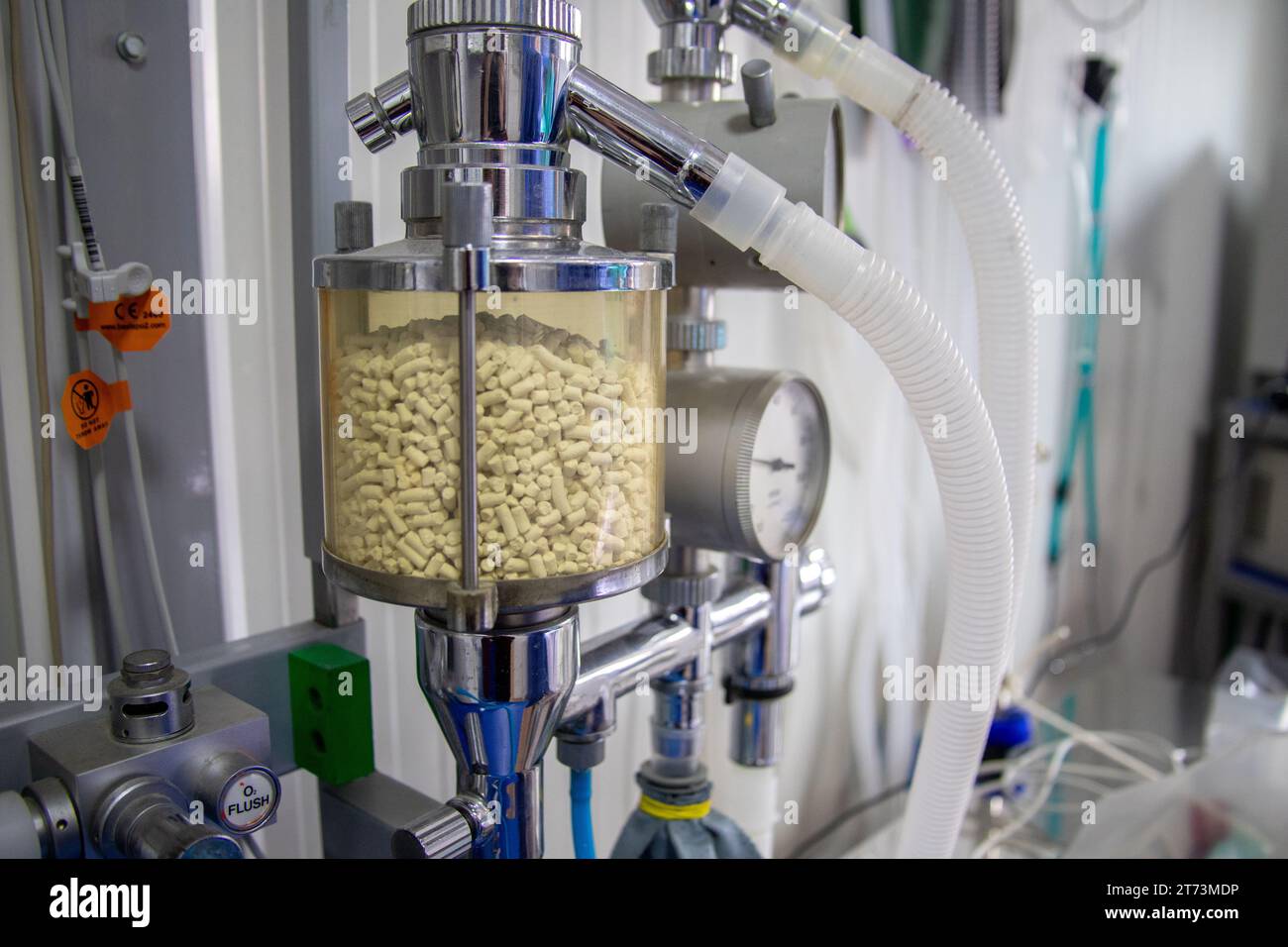 Apparecchiatura per anestesia in una clinica veterinaria Foto Stock