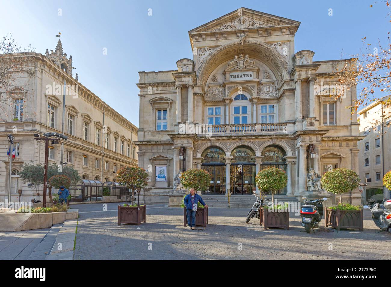 Avignone, Francia - 30 gennaio 2016: Grand Opera House Theatre Building a City Square Winter Day. Foto Stock