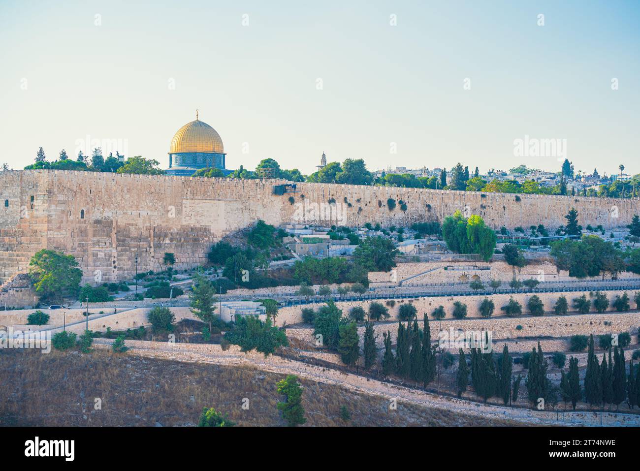 Vista sud-est del Monte del Tempio o al-Haram al-Sharif con la Cupola della roccia a Gerusalemme Foto Stock