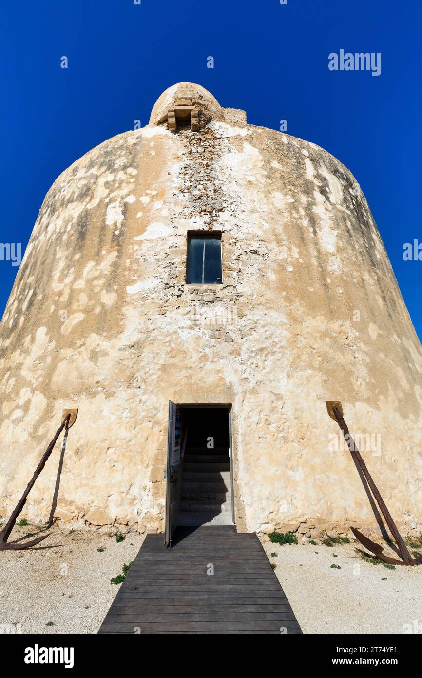 Ingresso al museo MASE, Antoine De Saint-Exupery, scrittore francese, torre di Porto Conte, fortificazione, Alghero, costa occidentale, Sardegna, Italia Foto Stock