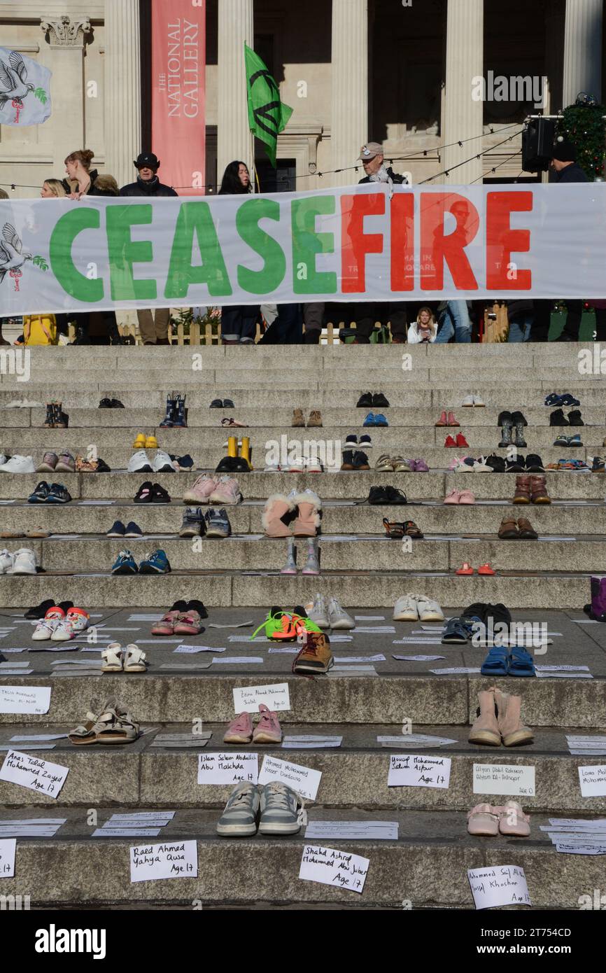 Una triste e commovente veglia per un cessate il fuoco il giorno dell'armistizio 11 novembre 2023 in Trafalgar Square. Foto Stock