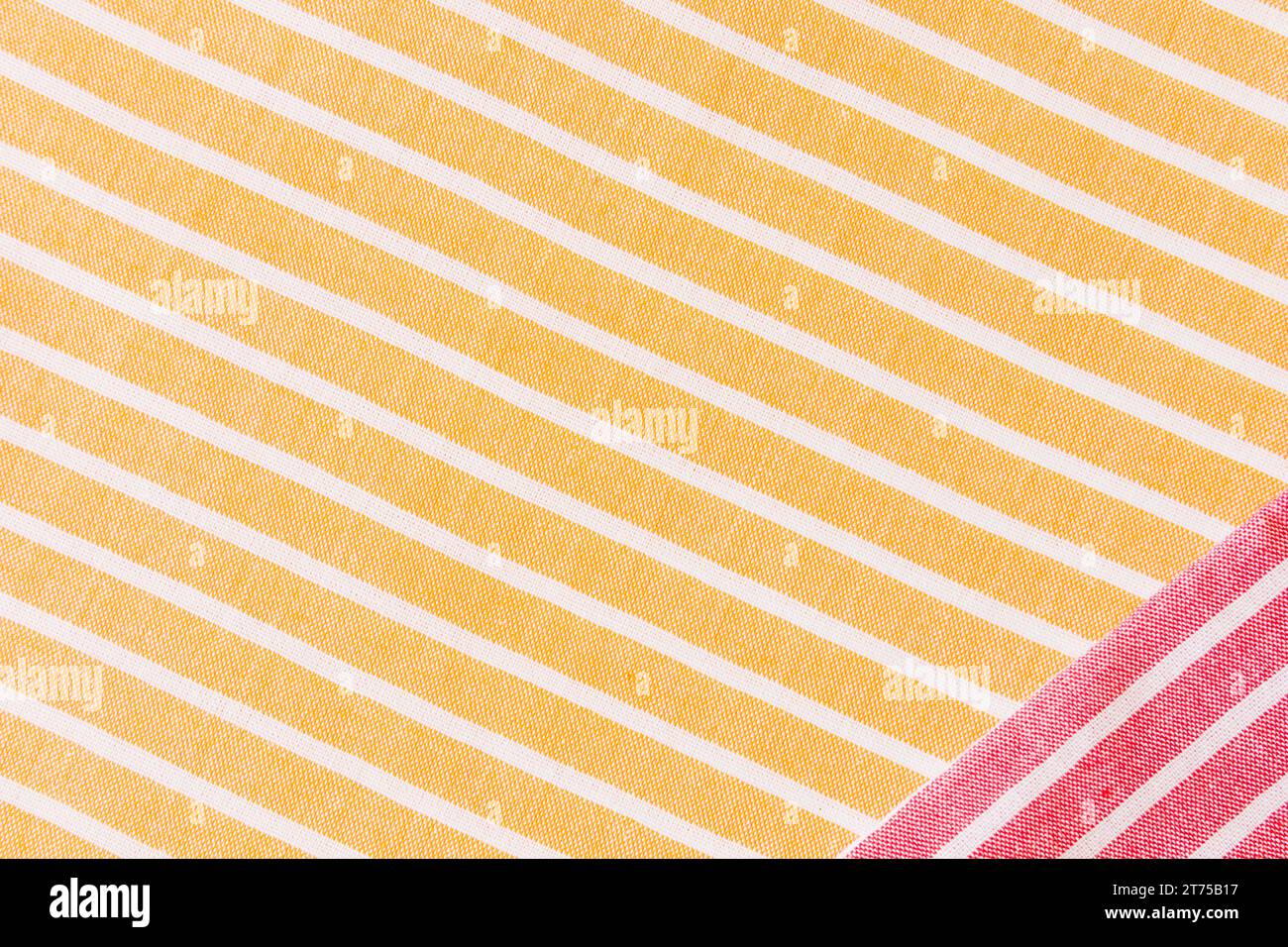 Tessuto rosso strisce bianche gialle tovaglie di tessuto Foto Stock