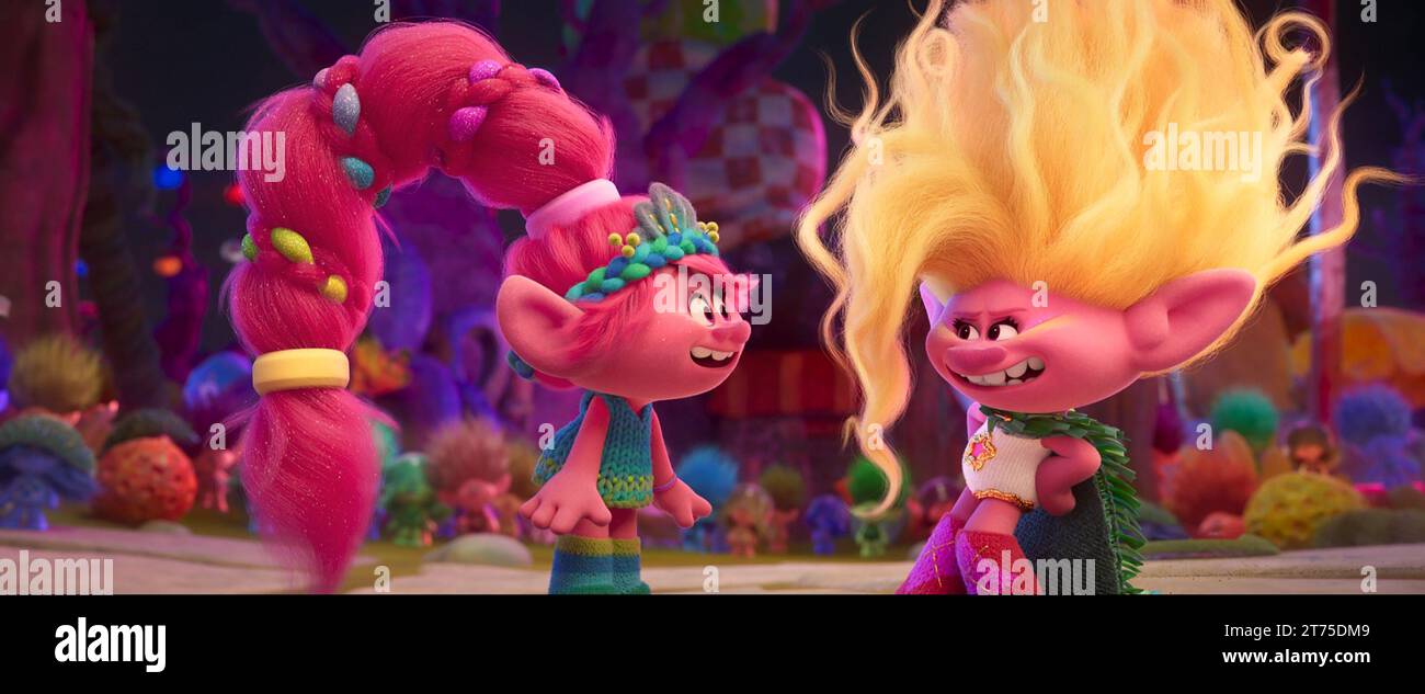 TROLLS BAND TOGETHER, (alias TROLLS 3), da sinistra: Poppy (voce: Anna Kendrick), Viva (voce: Camila Cabello), 2023. © Universal Pictures /Courtesy Everett Collection Foto Stock