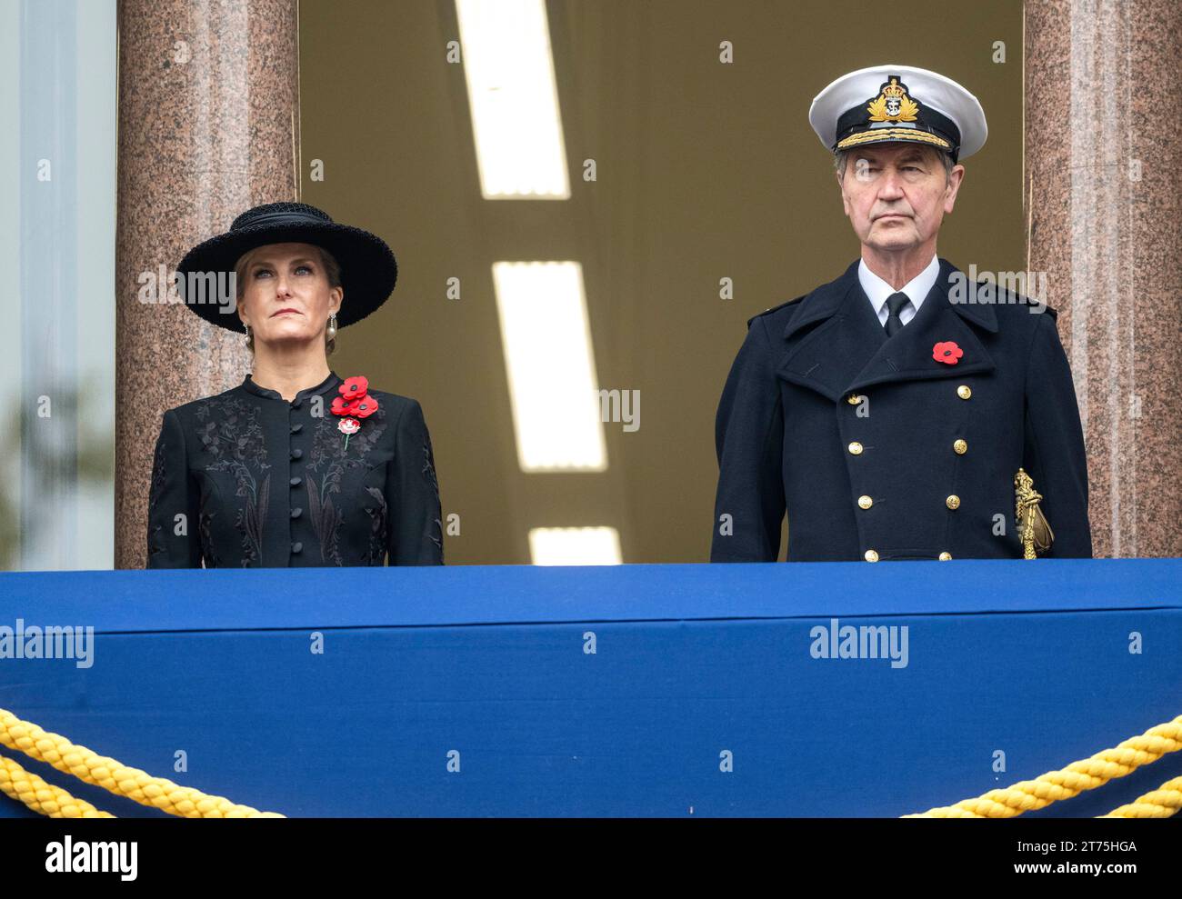 Londra, Inghilterra. REGNO UNITO. 12 novembre 2023. Sophie, duchessa di Edimburgo e viceammiraglio Sir Timothy Laurence frequentano il servizio nazionale della memoria Foto Stock