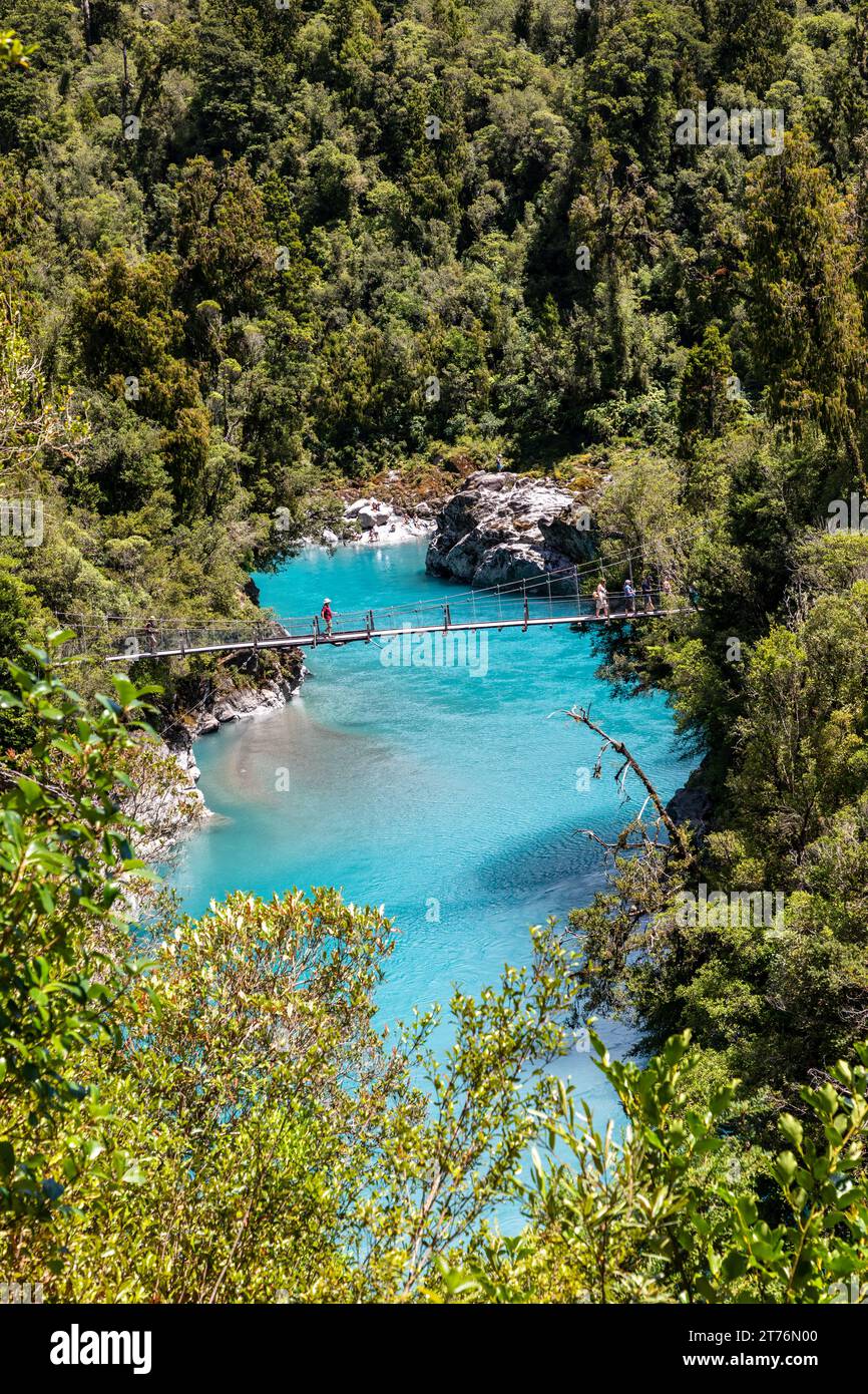 Hokitika Gorge, una delle principali destinazioni turistiche a circa 33 chilometri da Hokitika, nuova Zelanda. Il colore turchese è dovuto alla farina glaciale, nell'acqua. Foto Stock