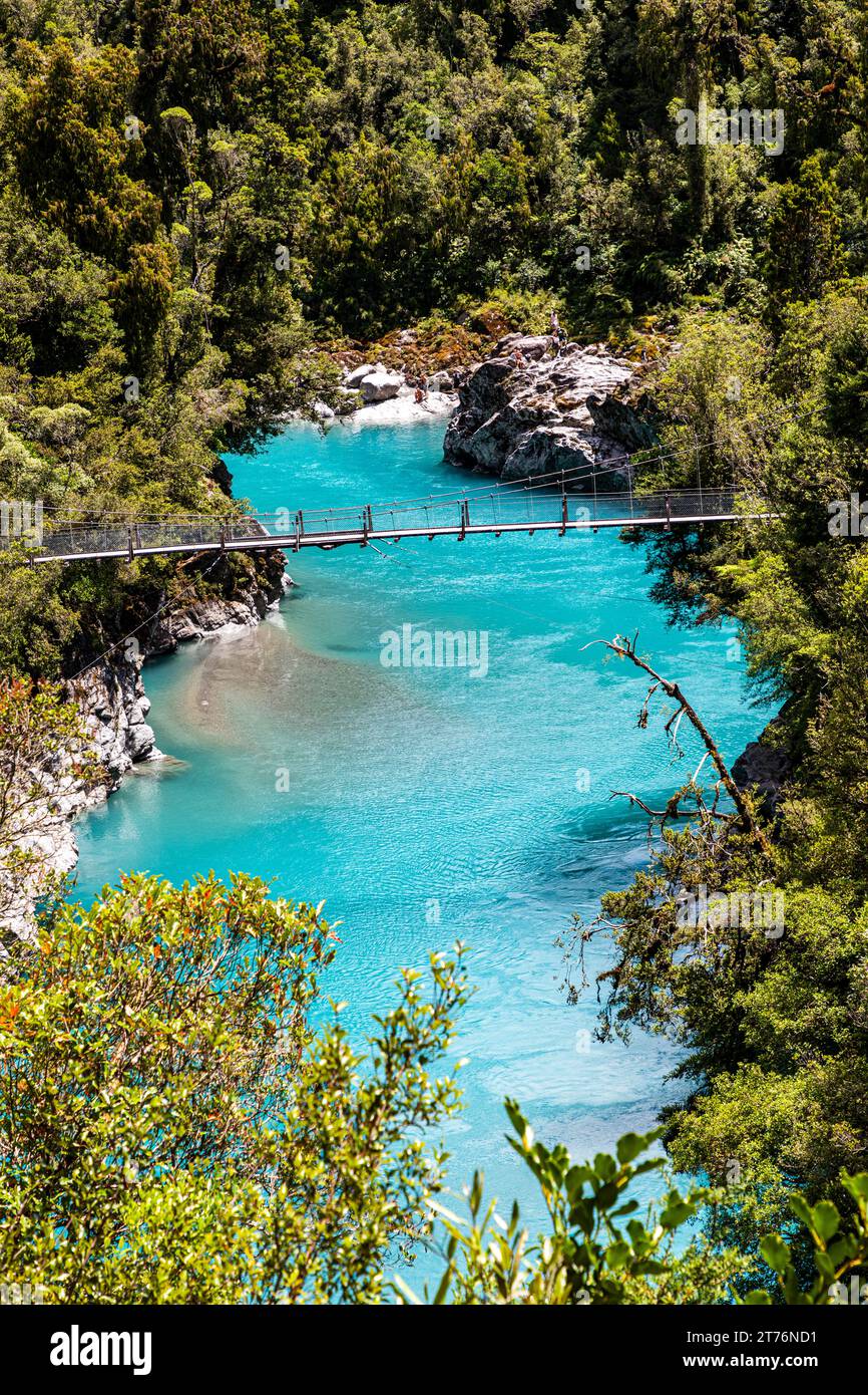 Hokitika Gorge, una delle principali destinazioni turistiche a circa 33 chilometri da Hokitika, nuova Zelanda. Il colore turchese è dovuto alla farina glaciale, nell'acqua. Foto Stock