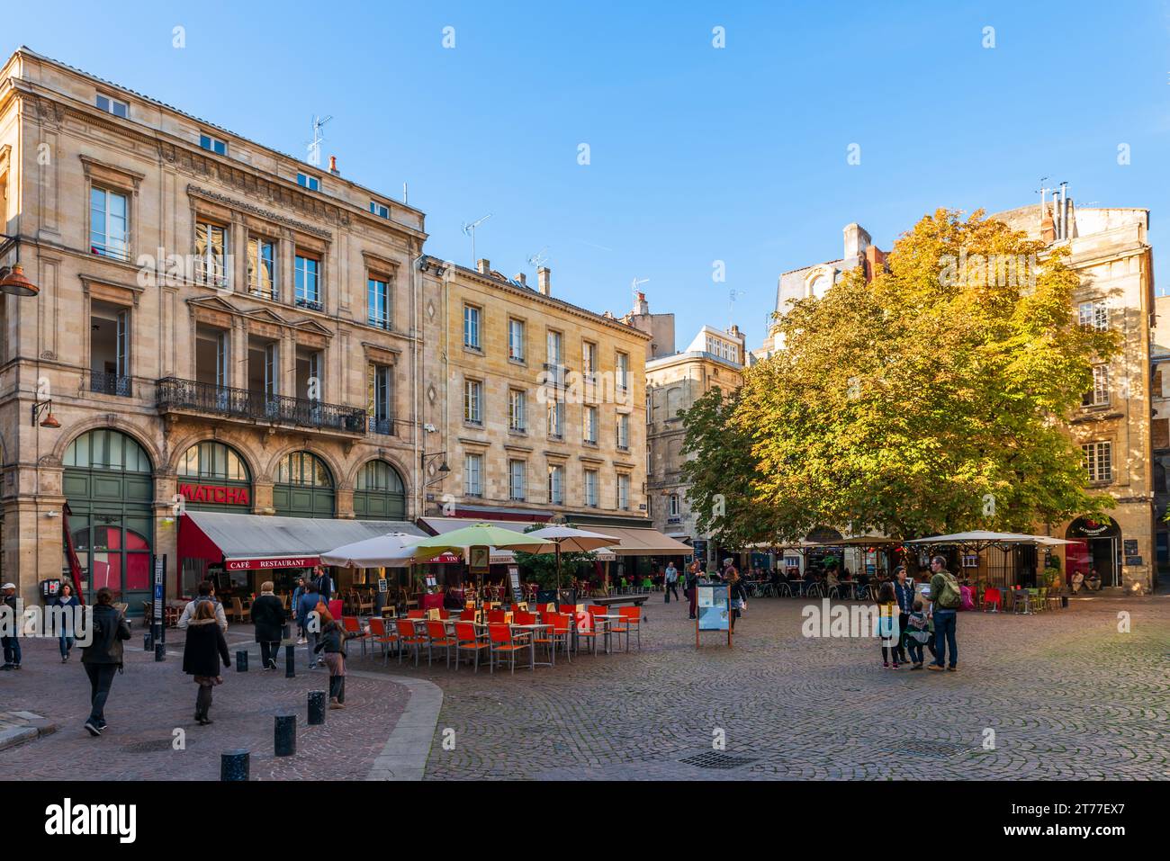 Place Saint Pierre, nel centro della città di Bordeaux, in Gironde, Nouvelle-Aquitaine, Francia Foto Stock