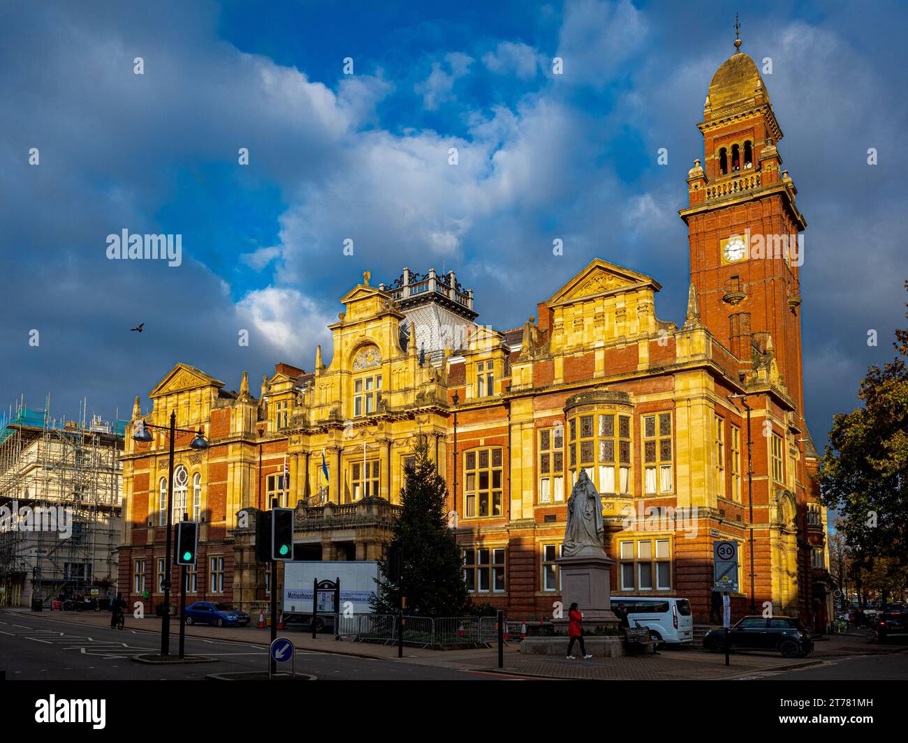 Municipio di Leamington Spa. Il Municipio di Royal Leamington Spa nel Warwickshire, Regno Unito. Costruito nel 1884, l'architetto John Cundall, classificato Grade II. Foto Stock