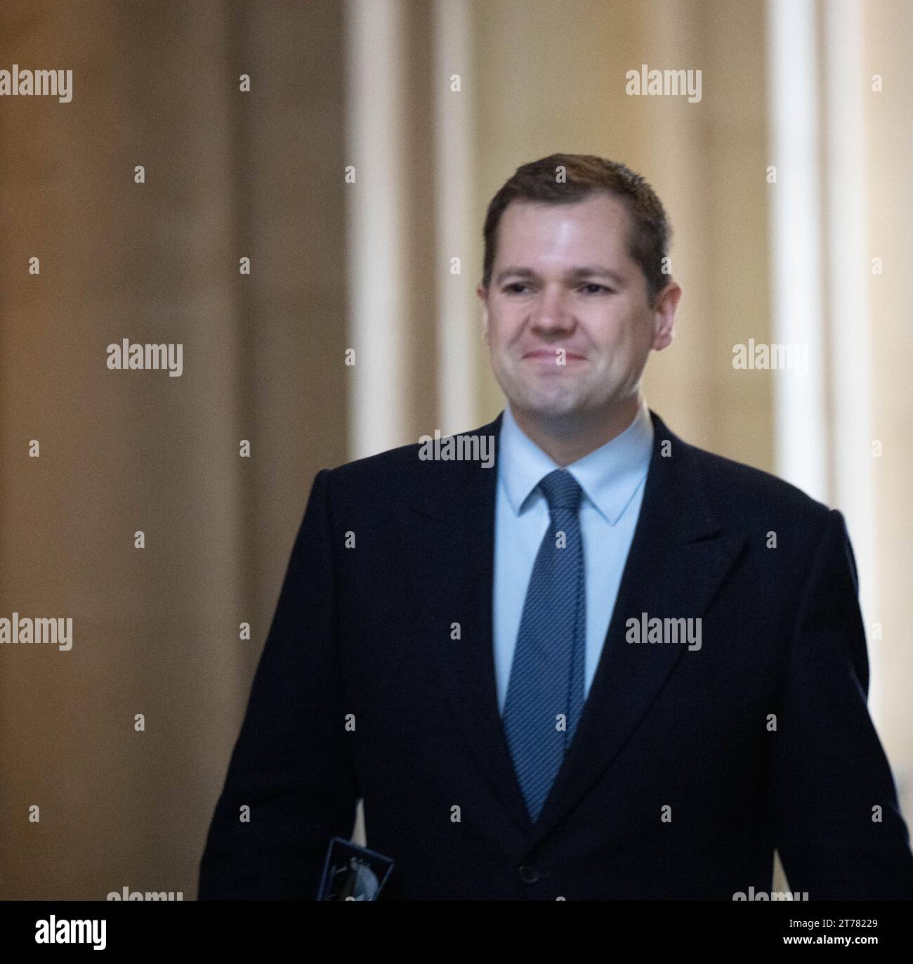 Londra, Regno Unito. 14 novembre 2023. Robert Jenrick, ministro dell'immigrazione arriva ad una riunione di gabinetto al 10 di Downing Street Londra. Crediti: Ian Davidson/Alamy Live News Foto Stock