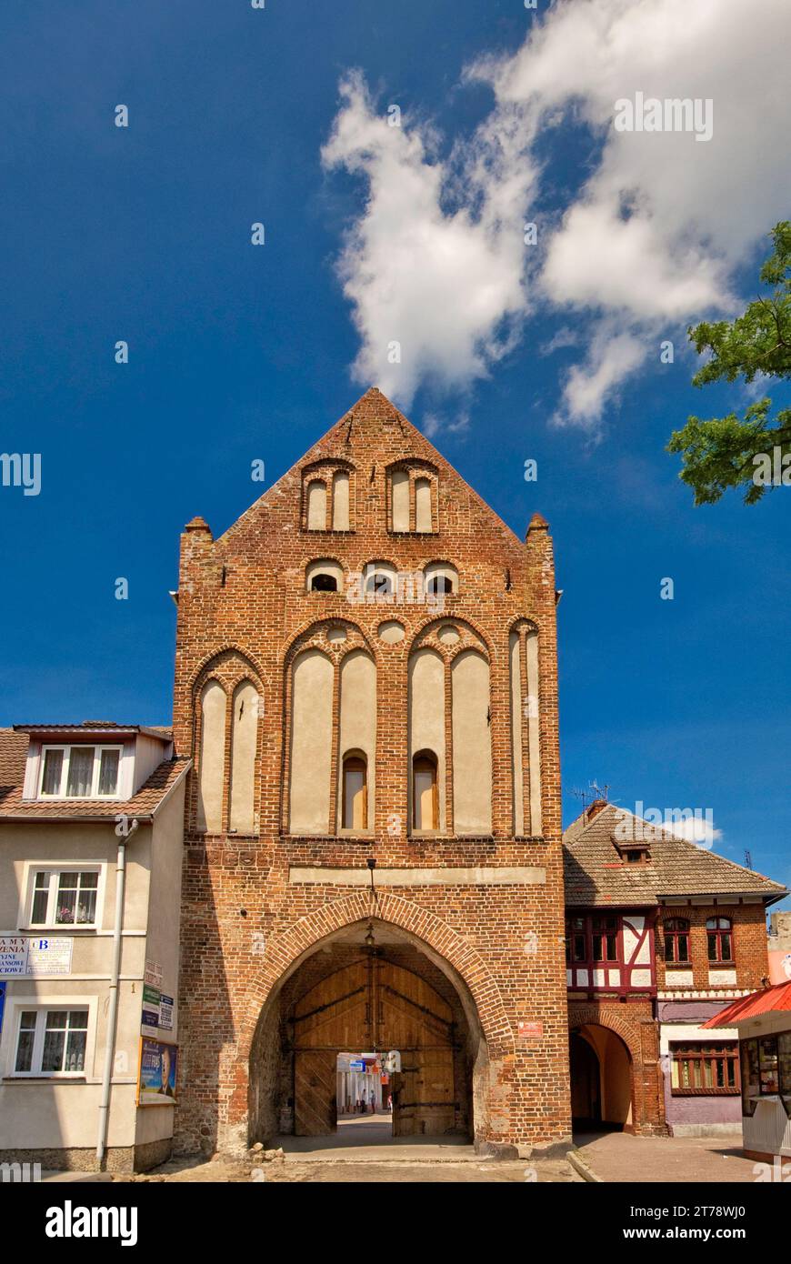 Brama Kamienna medievale (porta di pietra) a Świdwin in Pomerania, Voivodato della Pomerania occidentale (Zachodniopomorskie), Polonia Foto Stock